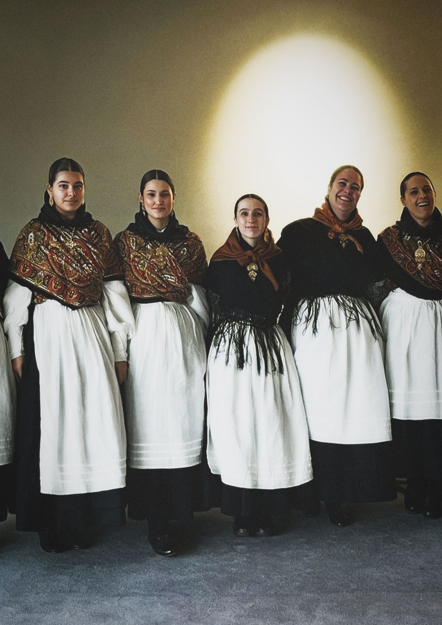 Cantareiras e pandereteiras de Peis d'hos